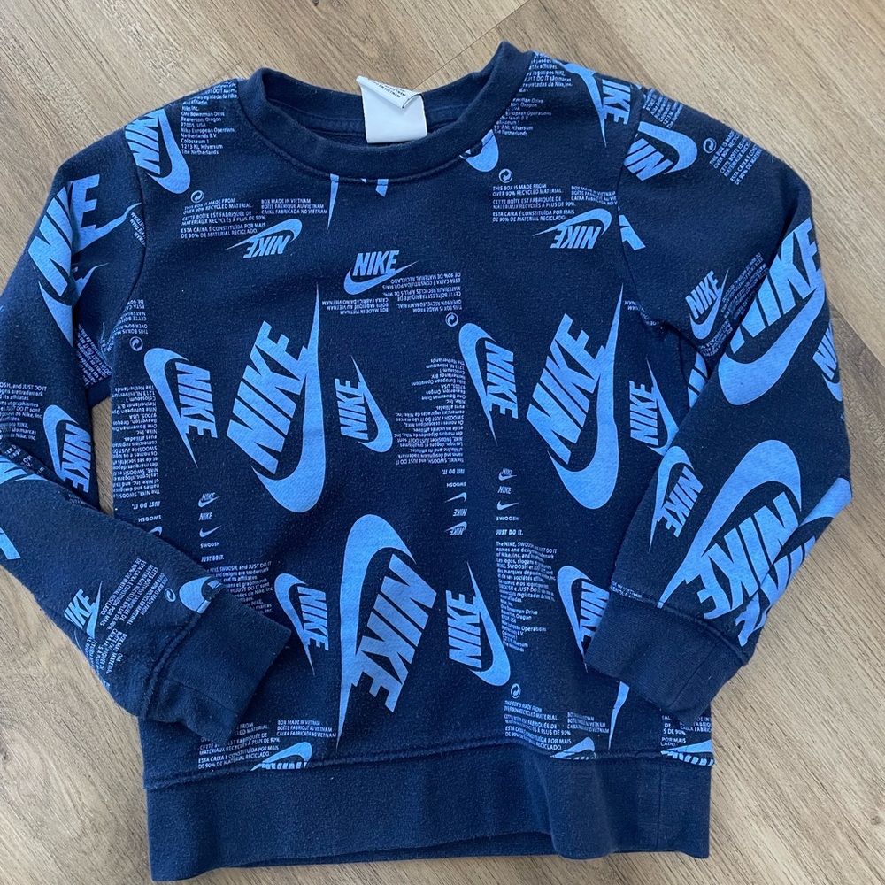 Boys‎ light-weight Nike sweatshirt size 4/5